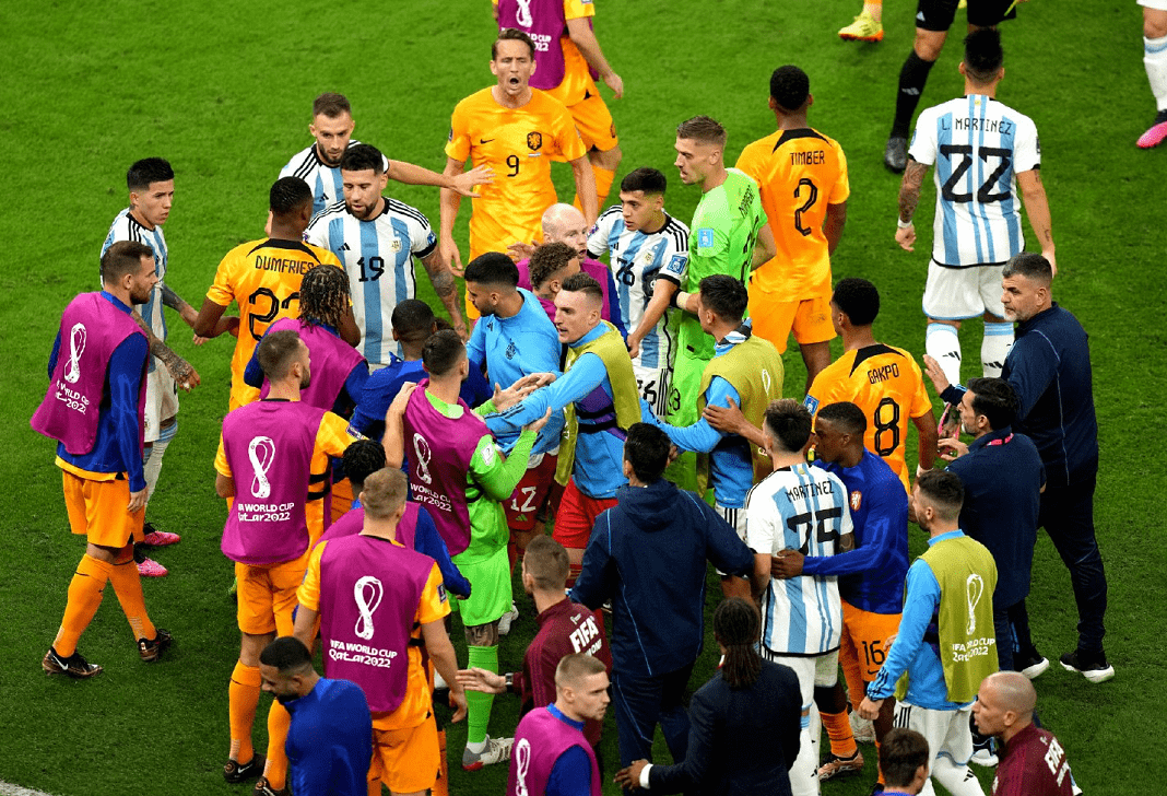 场面火爆！S赛观众席沸腾不已的简单介绍