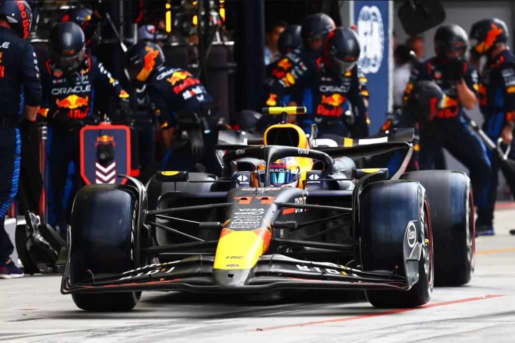 包含红牛二队轻取梅赛德斯，佩雷兹统治全场的词条