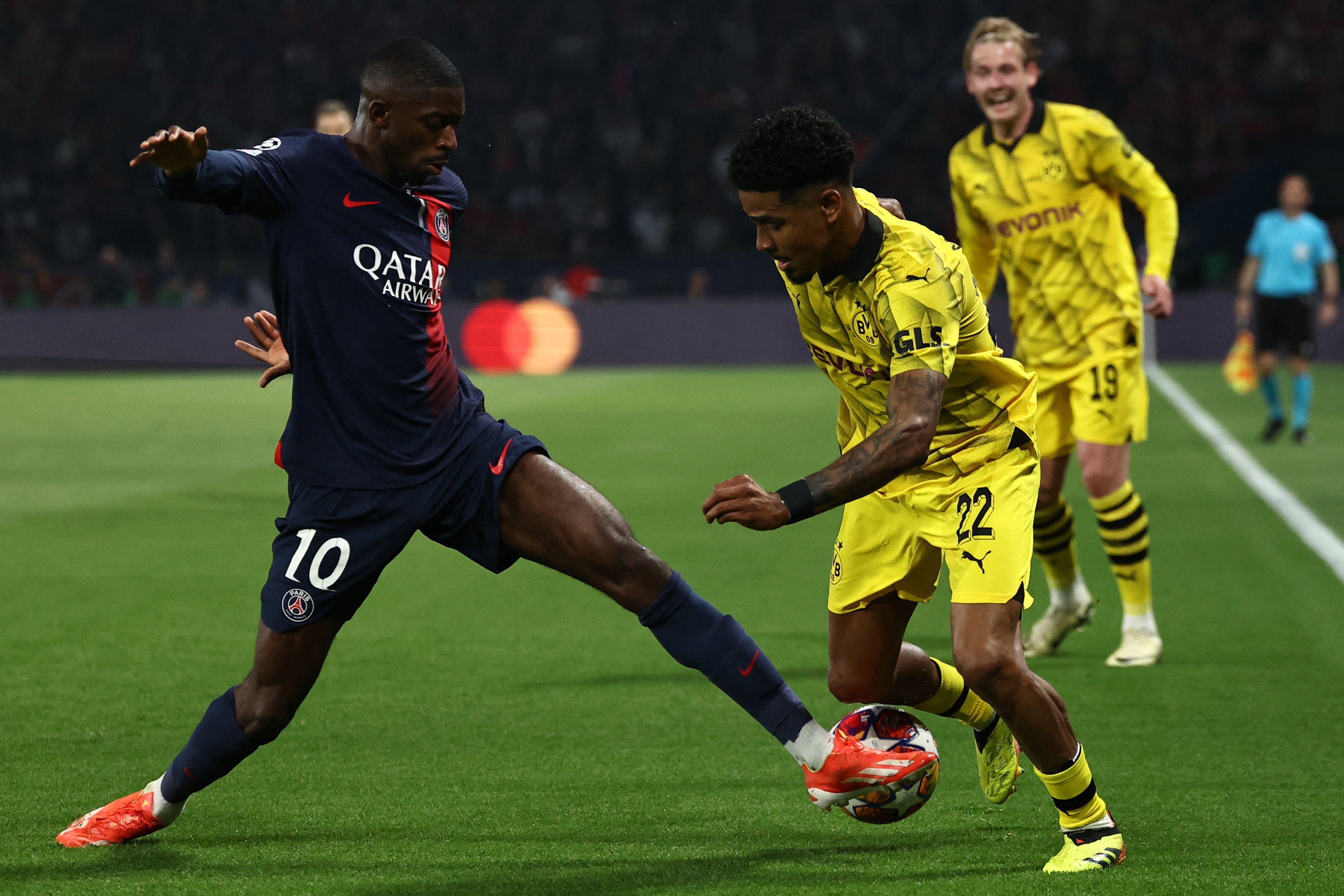 开云APP-欧预赛首轮战罢，各队纷纷调整战术