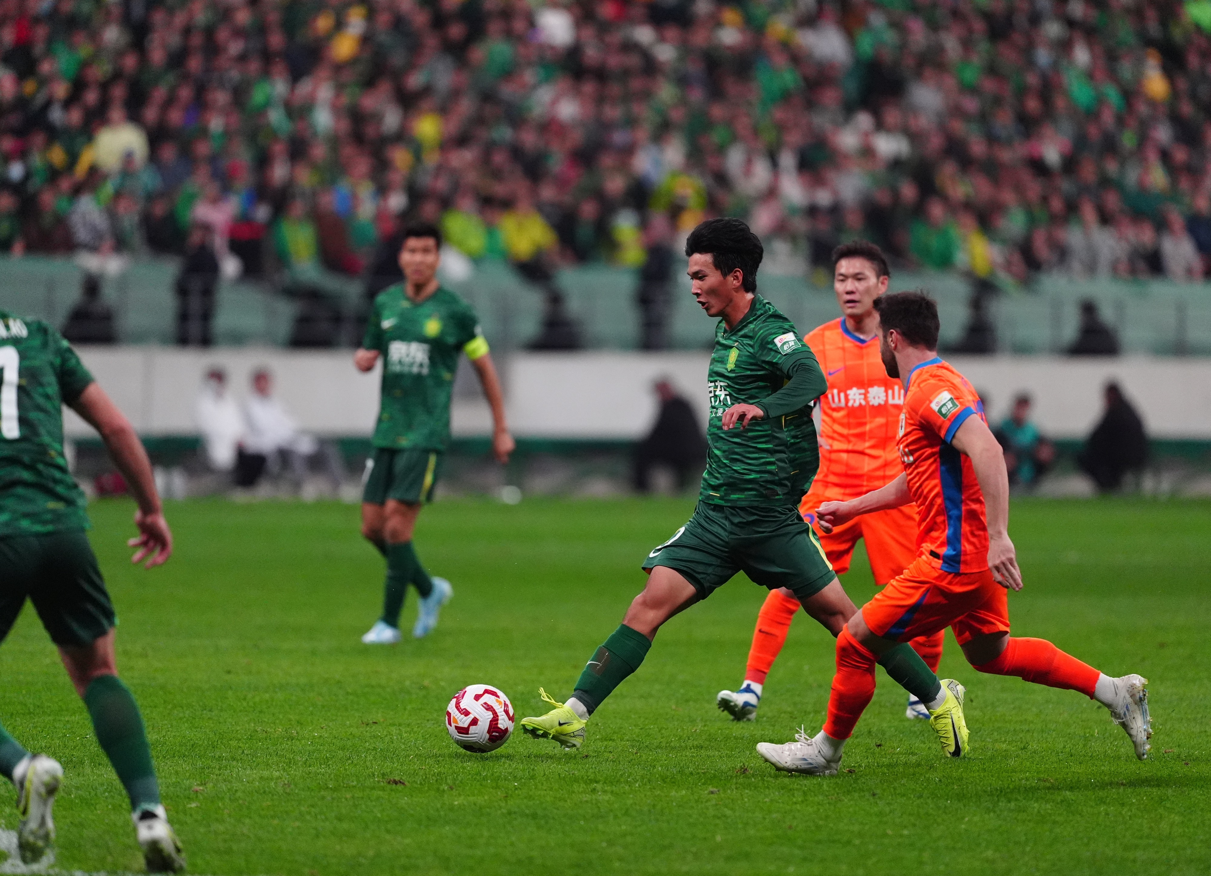 国安主场平建业,难度近连战全胜 国安主场平建业,难度近连战全胜