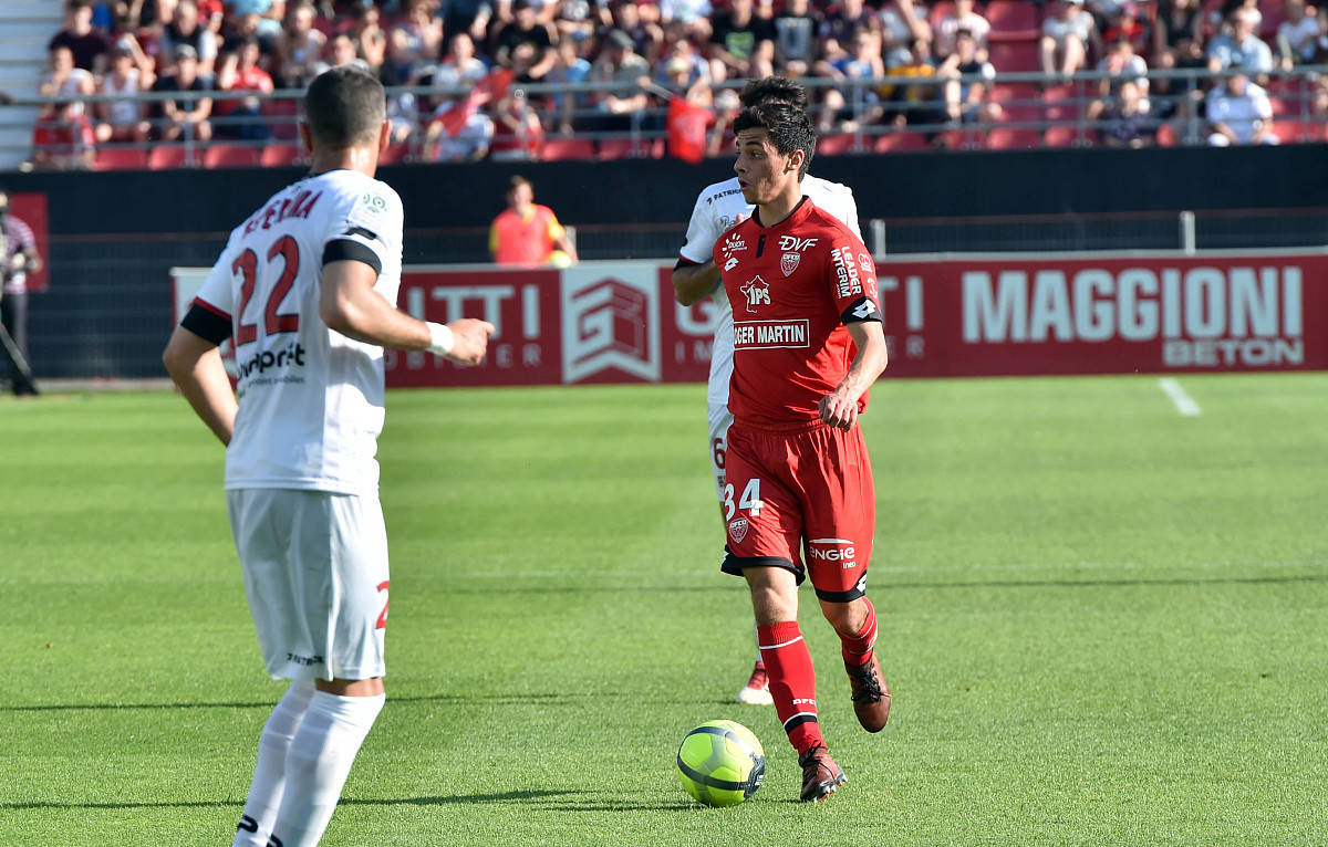 昂热主场取胜，实力上升至前十