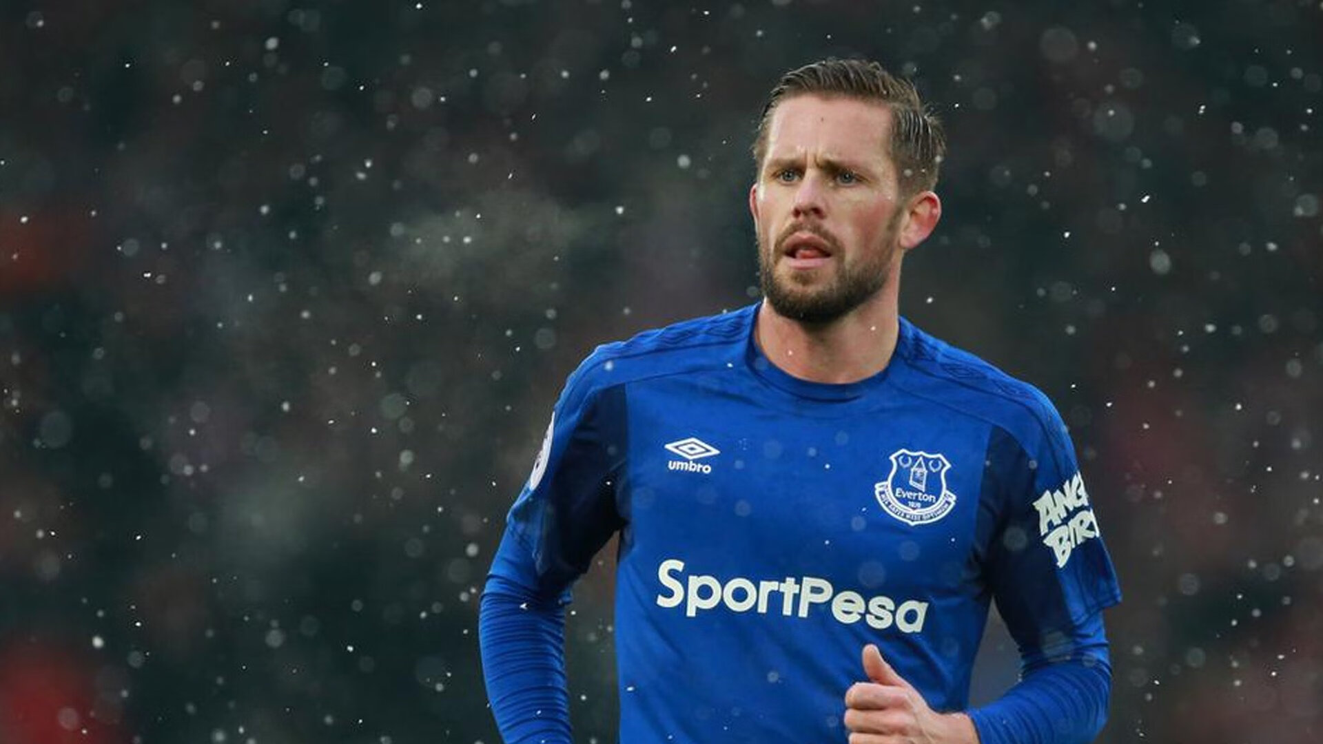 交响对决，恩比德的激情弦乐与爵士的精确打击乐，谁能主导独行侠的旋律？